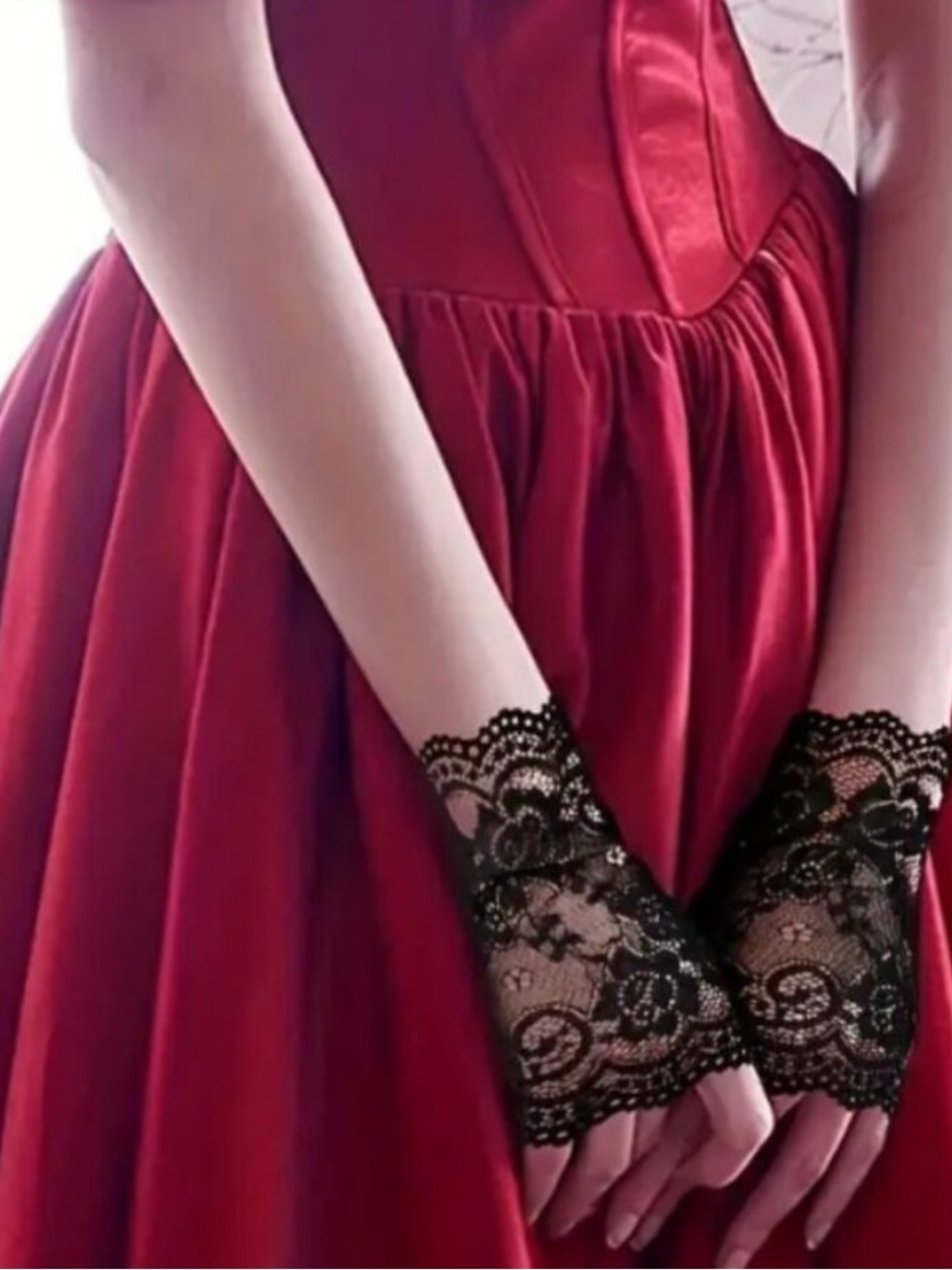 NEW! Short Lace Fingerless Black Lace Gothic Gloves Cosplay Wiccan Goth Size LG
